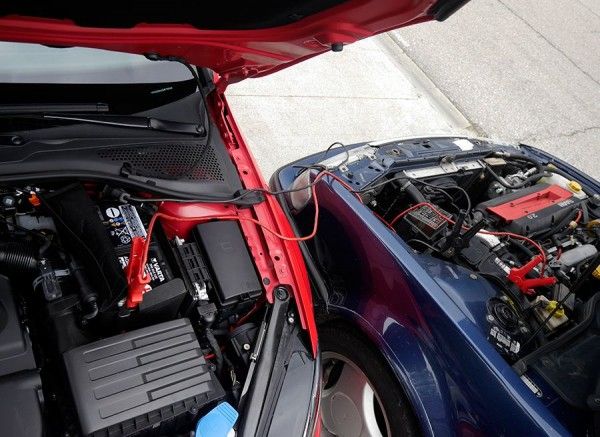 Noticias - ¿Sabes arrancar tu coche con unas pinzas? · Center's Auto Granada